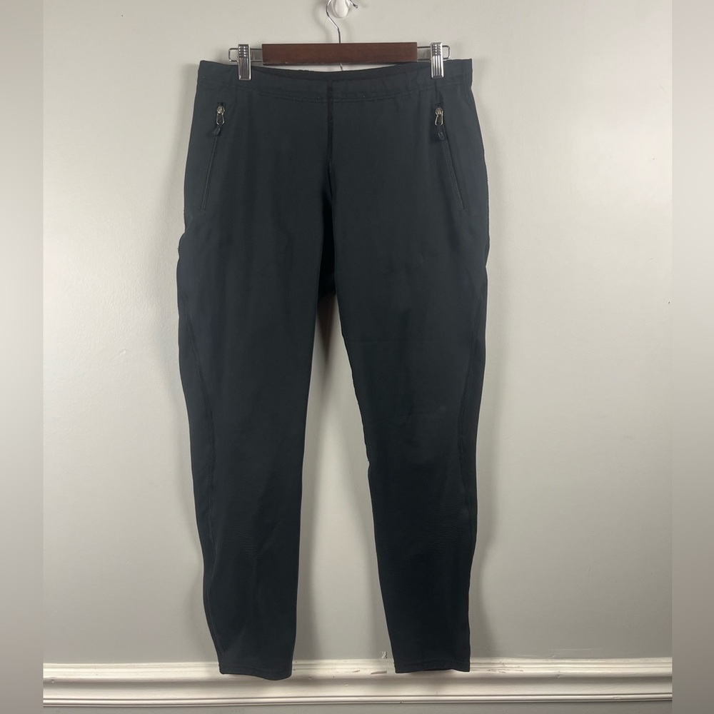Patagonia black base layer women’s pants size small